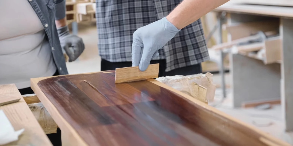 Cómo teñir madera paso a paso