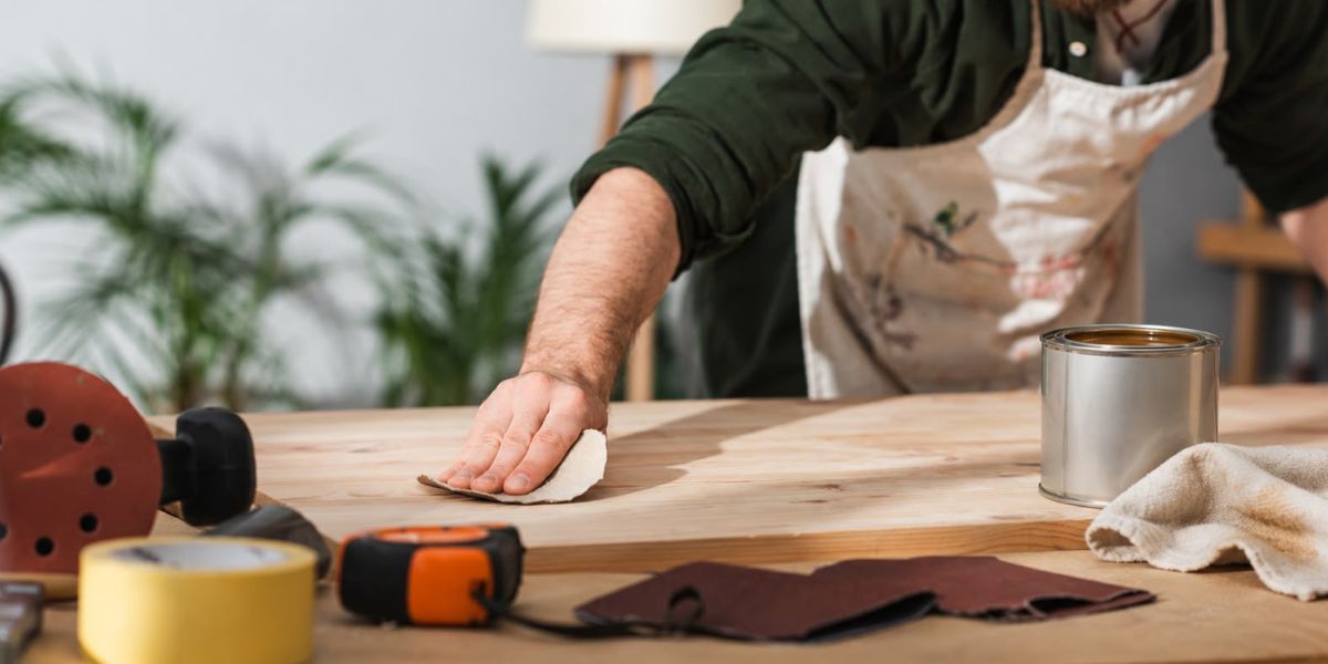 Cómo preparar la madera antes de barnizar